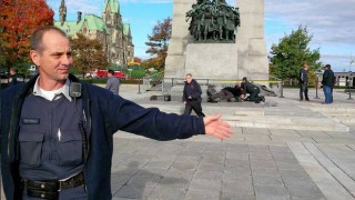 Attack on Ottawa: One soldier killed, one suspect dead