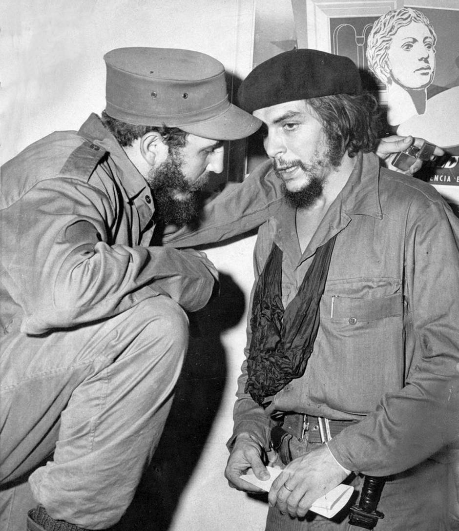 Fidel Castro speaks with Che Guevara in Havana in 1959. (NYT)