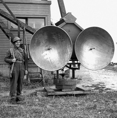 The ‘Night Watchman’ radar instillation ay Herring Cove, N.S., was the first coastal-defence radar system. NATIONAL RESEARCH COUNCIL CANADA